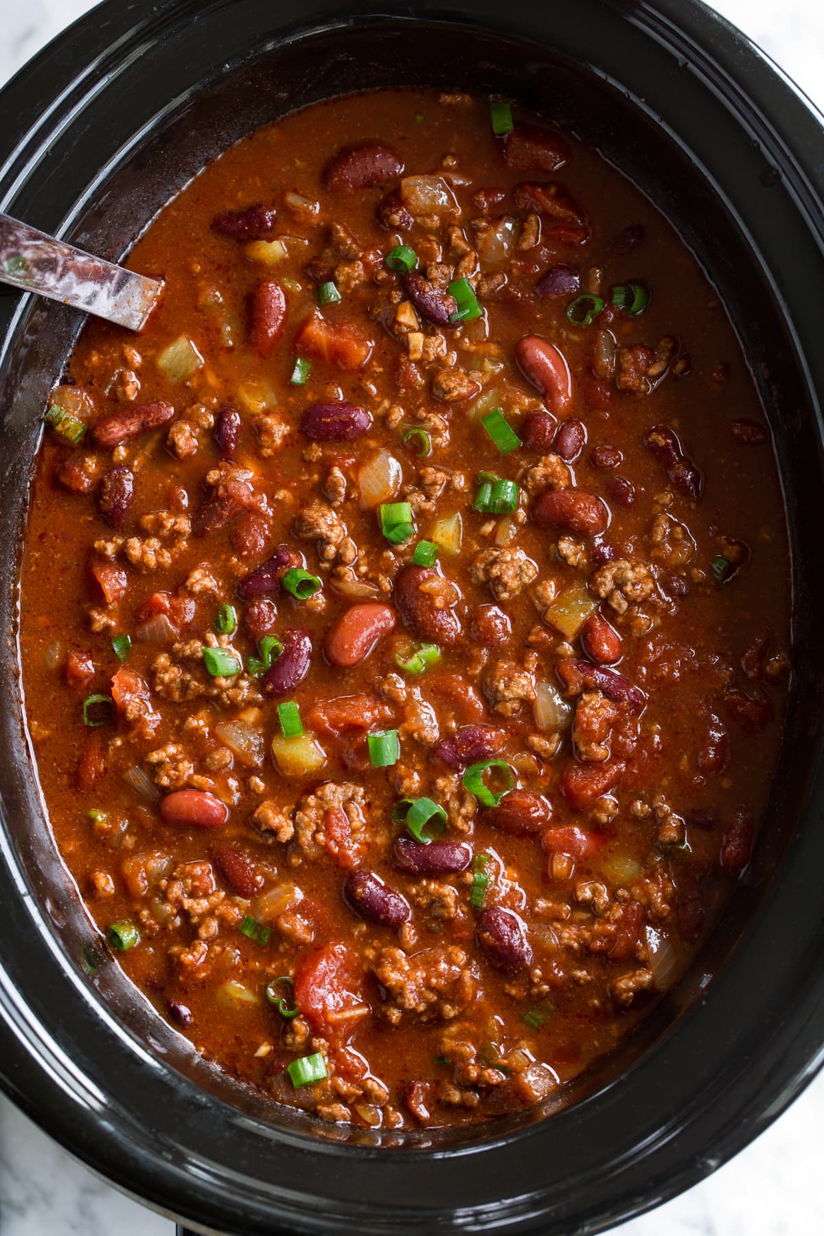 Effortless Slow Cooker Chili: Set It & Forget Tender Beef